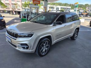 Leia mais sobre o artigo COMMANDER OVERLAND 2023 7 LUGARES DIESEL CO 36 MIL KM